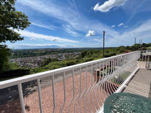 Photo 30- click for photo gallery